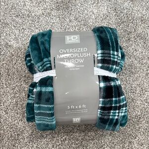 Oversized Microplush Throw Blanket 5ft x 6ft
